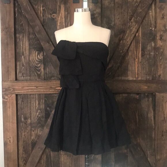 bcbg lining black romper shorts strapless Sz-4 - Picture 1 of 9